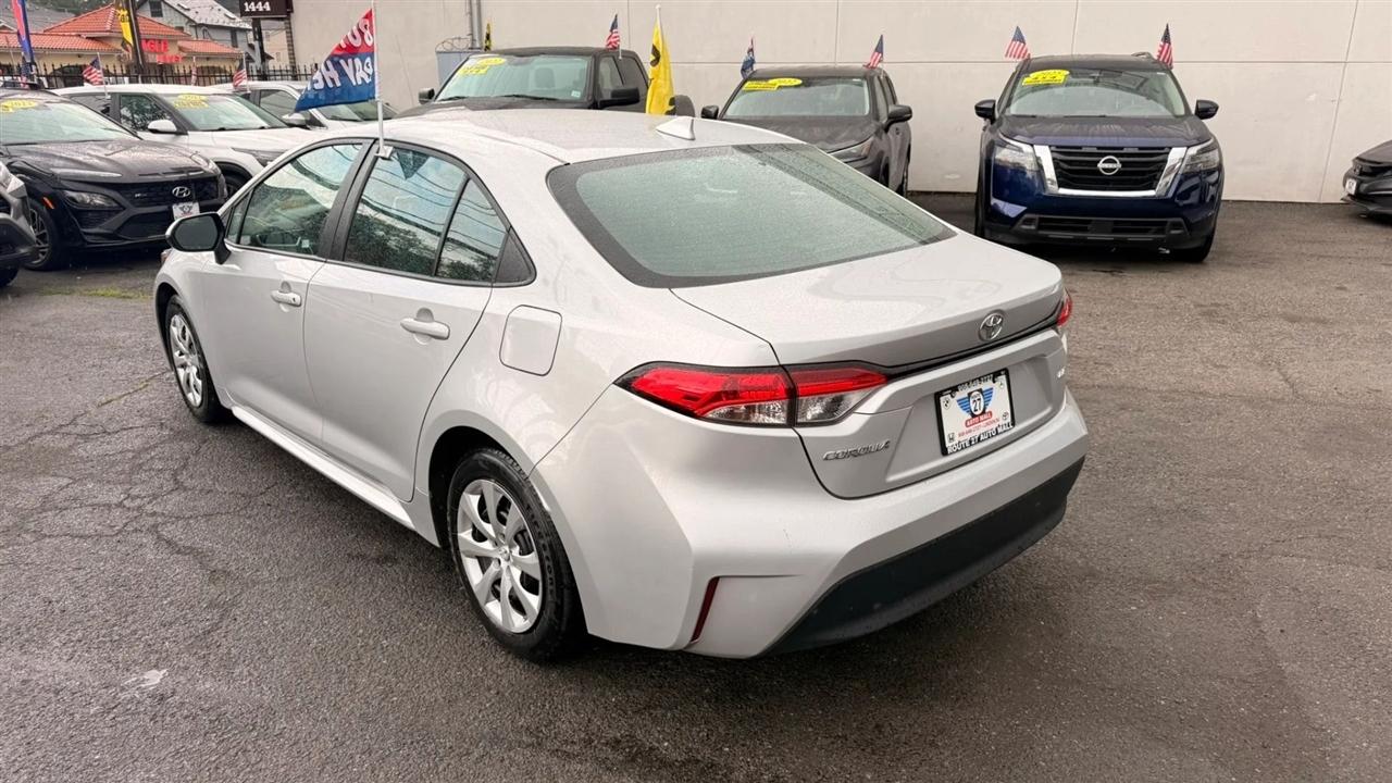 Toyota Corolla LE 2024