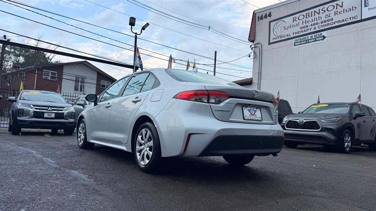 Toyota Corolla LE 2024