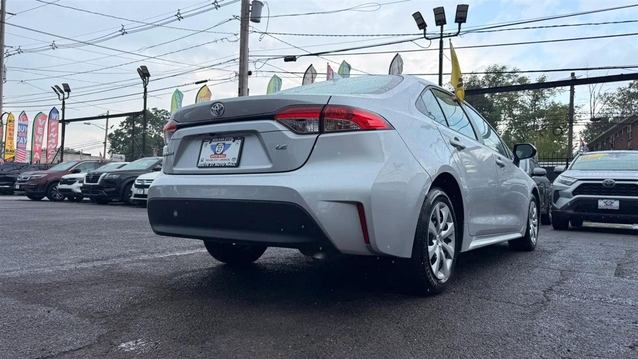 Toyota Corolla LE 2024