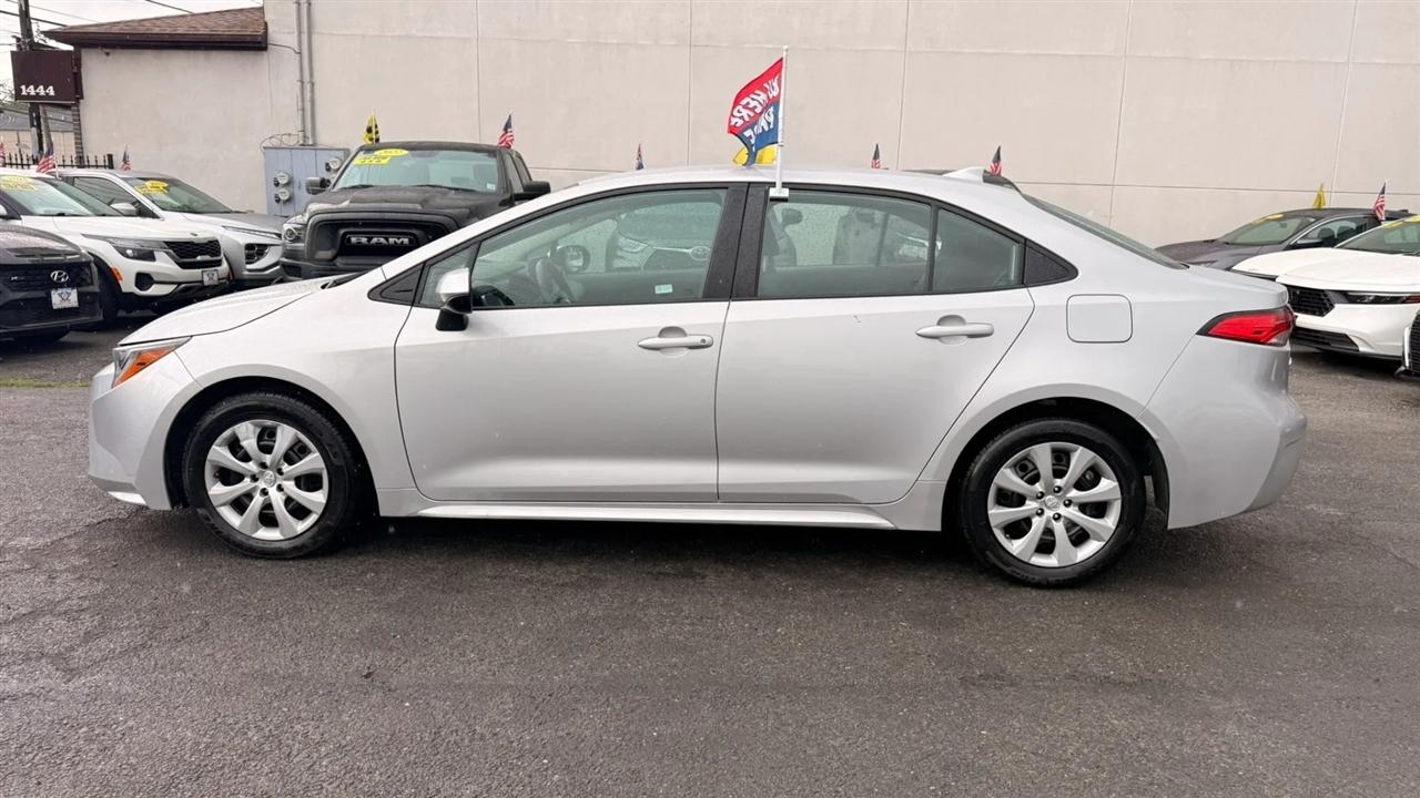 Toyota Corolla LE 2024