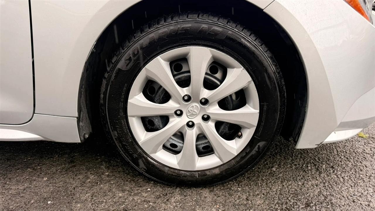 Toyota Corolla LE 2024