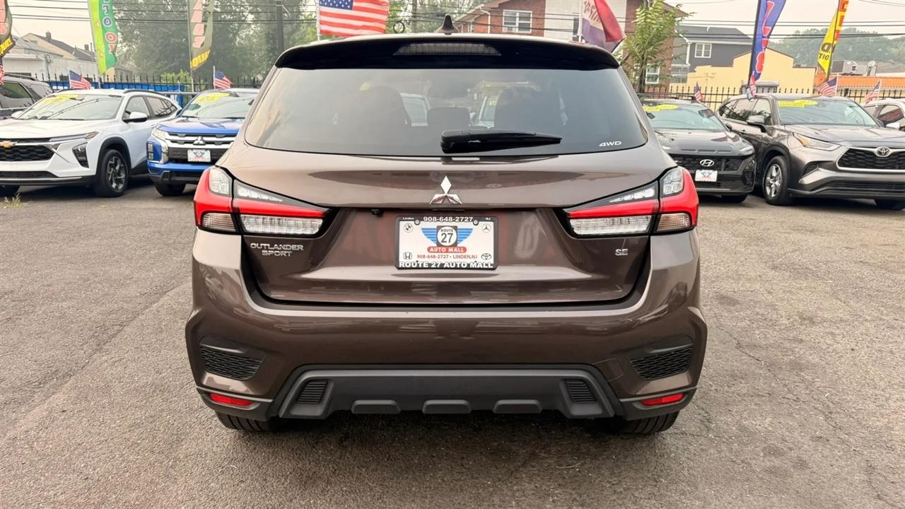 Mitsubishi Outlander Sport 2.0 ES 4WD 2024