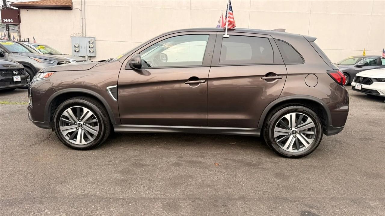 Mitsubishi Outlander Sport 2.0 ES 4WD 2024