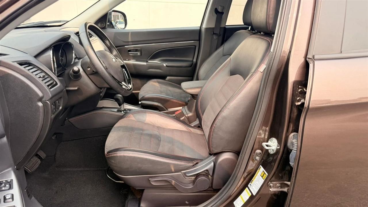 Mitsubishi Outlander Sport 2.0 ES 4WD 2024
