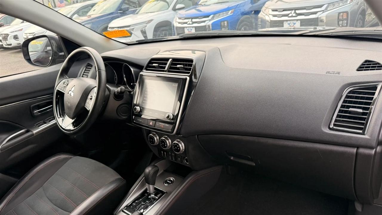 Mitsubishi Outlander Sport 2.0 ES 4WD 2024