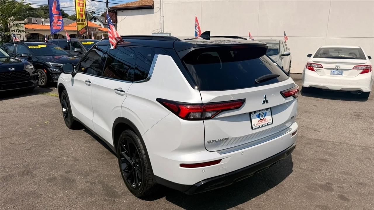 Mitsubishi Outlander SEL 4WD 2023