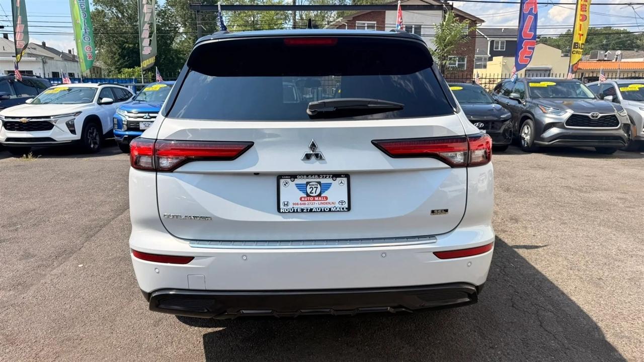 Mitsubishi Outlander SEL 4WD 2023