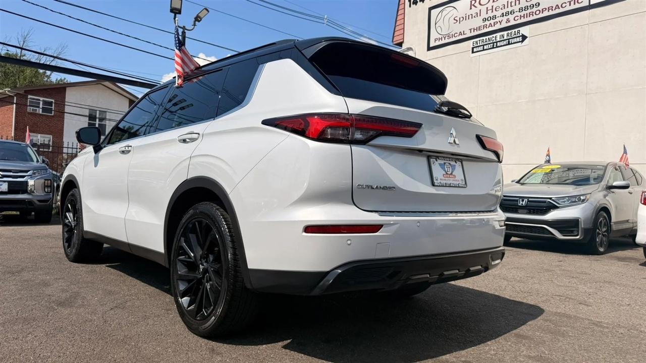 Mitsubishi Outlander SEL 4WD 2023