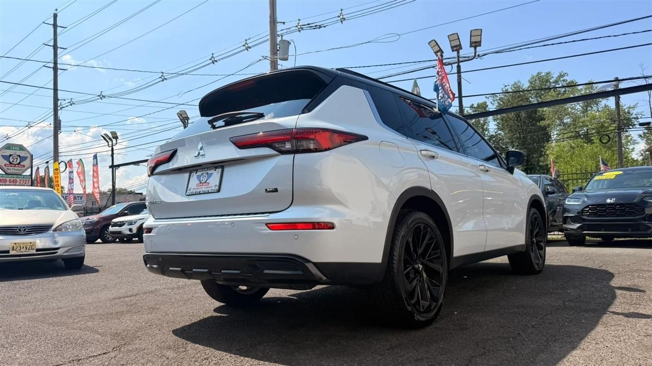 Mitsubishi Outlander SEL 4WD 2023
