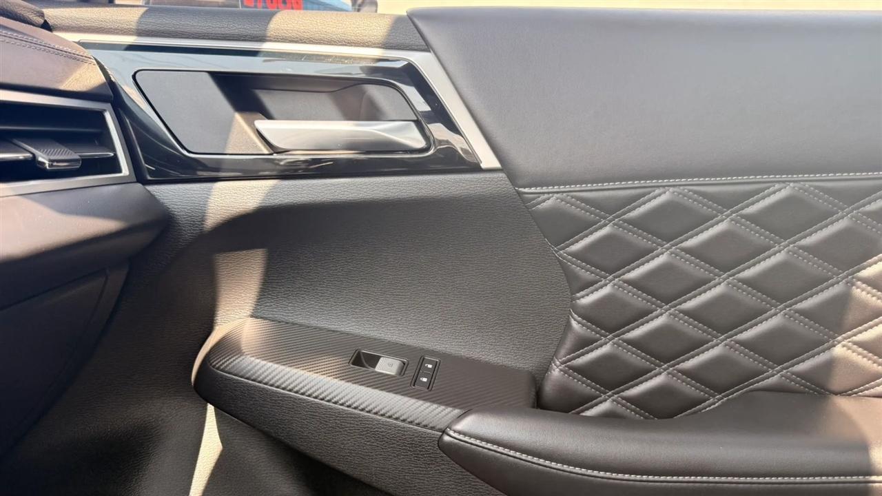 Mitsubishi Outlander SEL 4WD 2023
