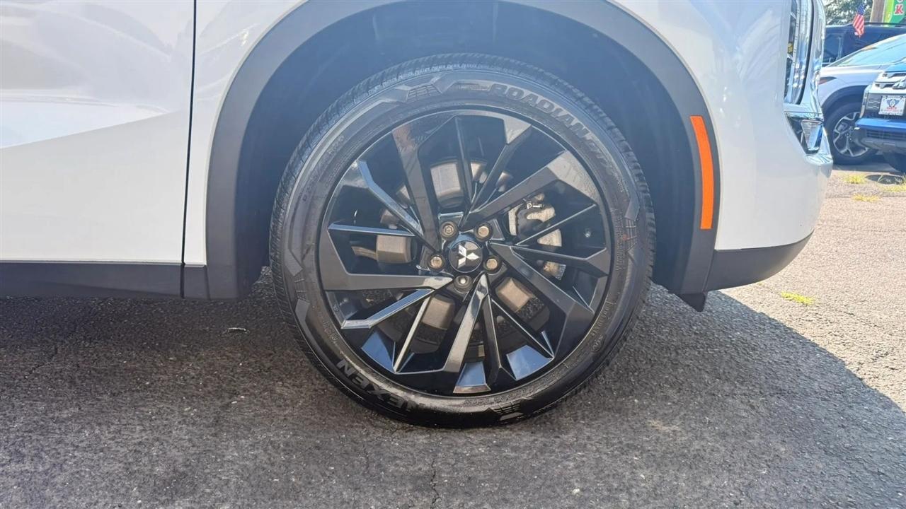 Mitsubishi Outlander SEL 4WD 2023