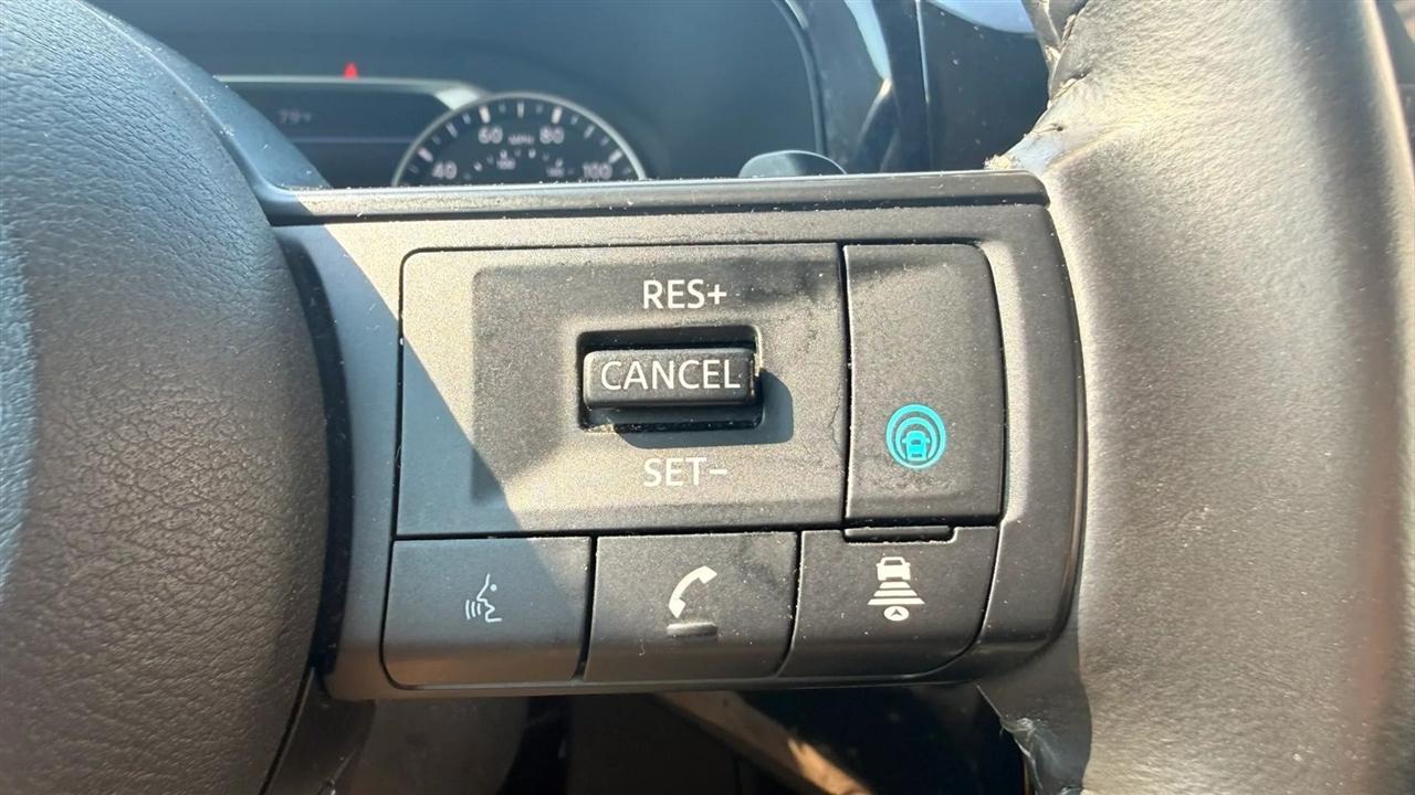 Nissan Pathfinder SV 2025