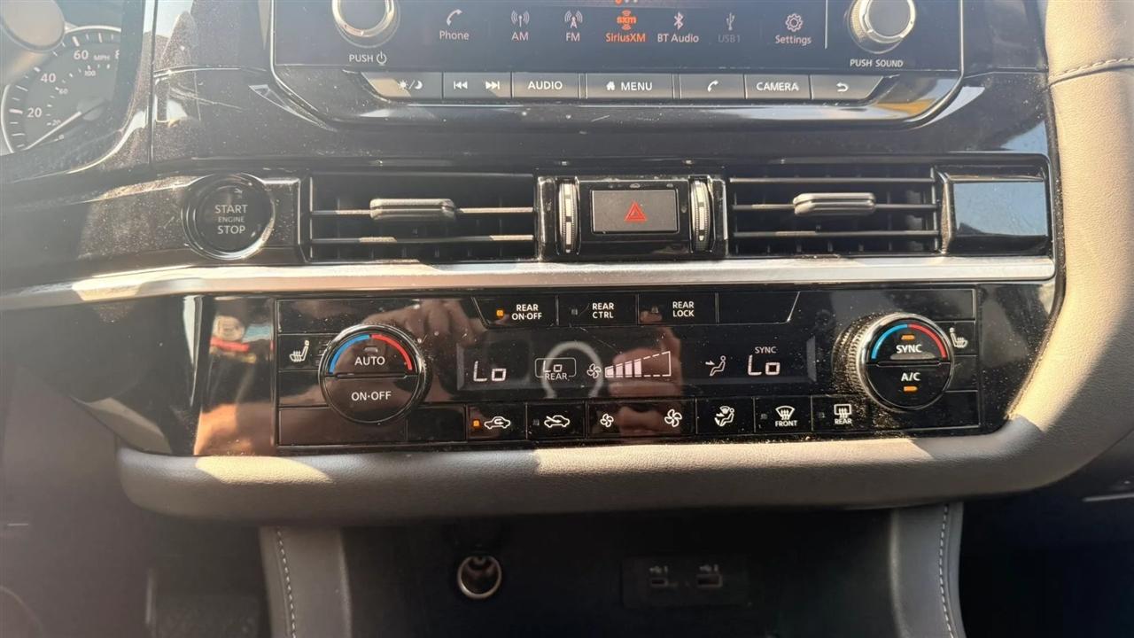 Nissan Pathfinder SV 2025