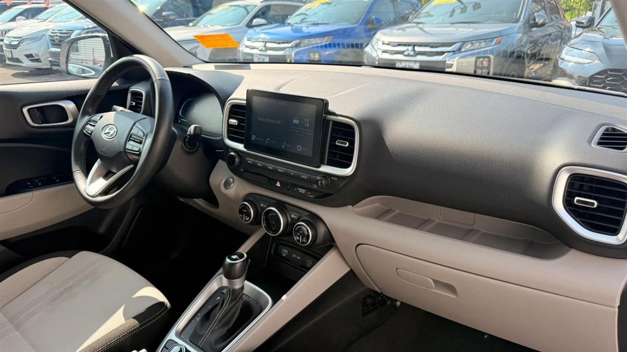 Hyundai Venue SEL 2025