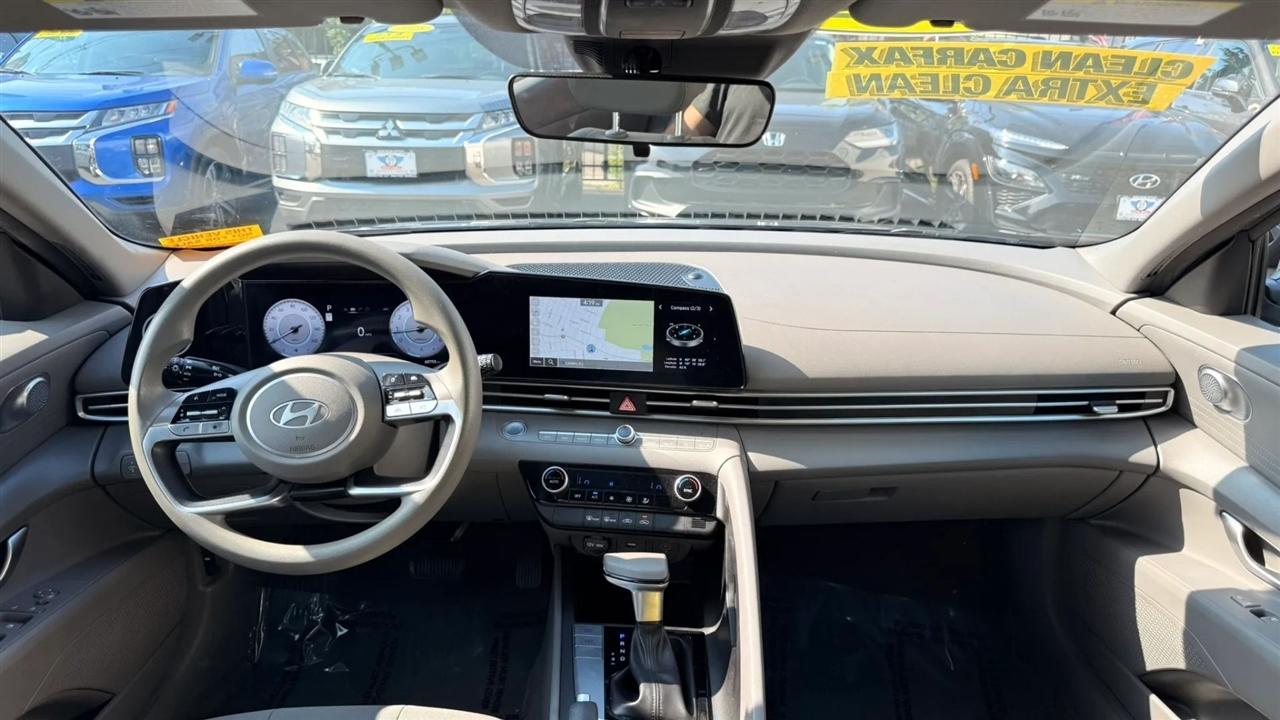 Hyundai Elantra SEL 2024