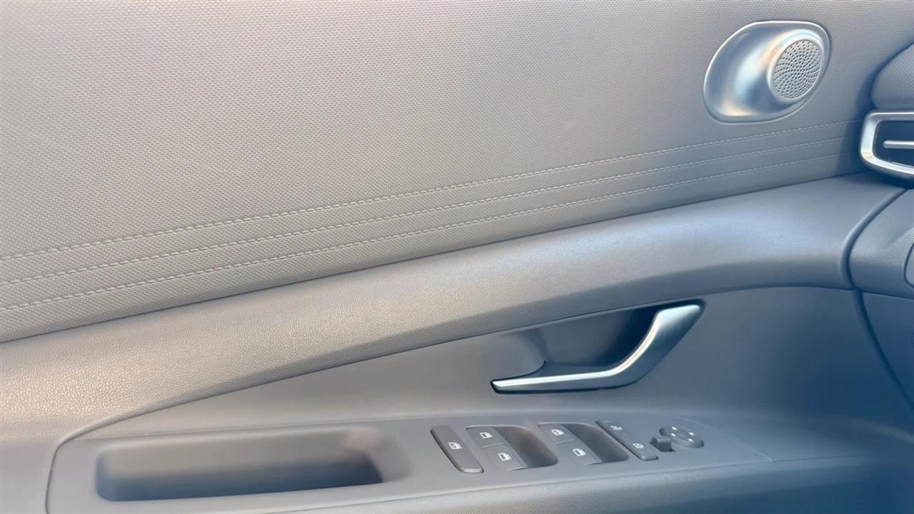 Hyundai Elantra SEL 2024