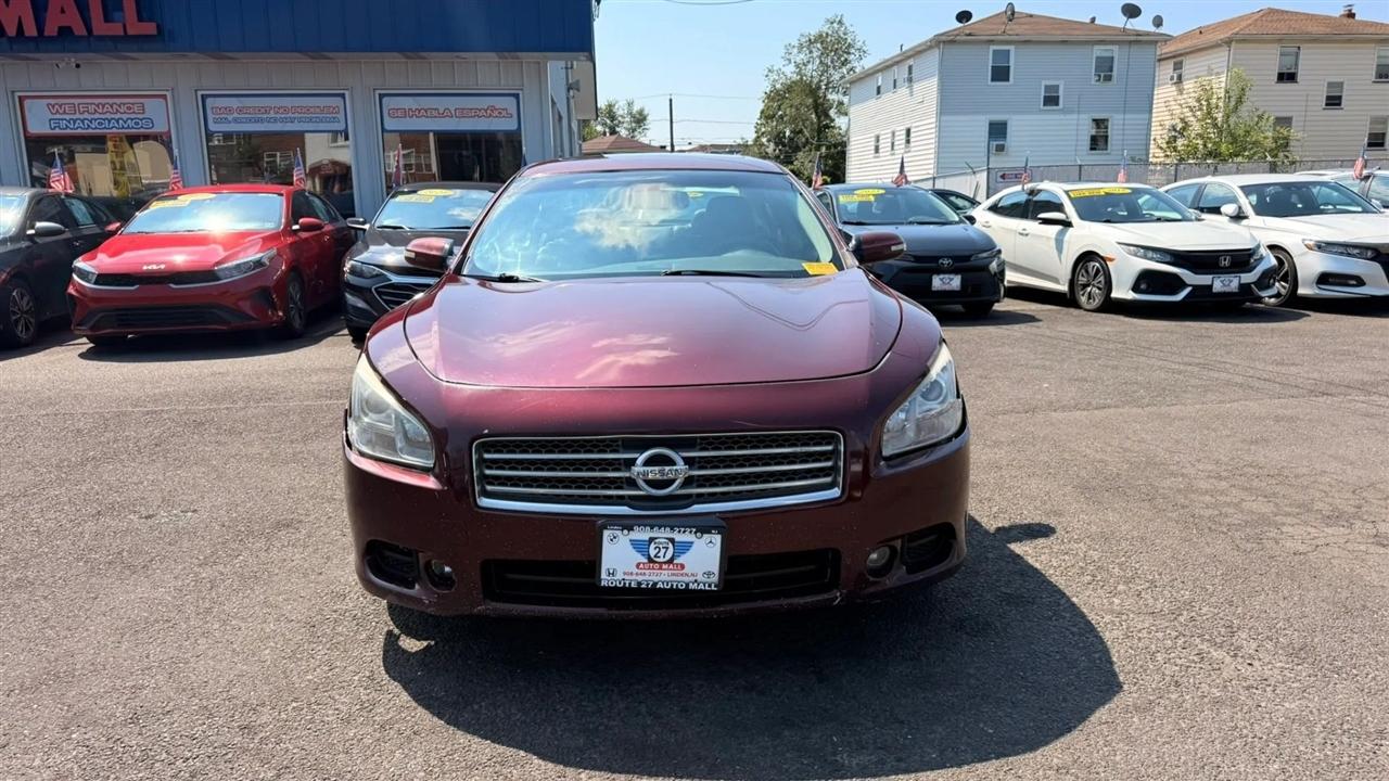 Nissan Maxima SV 2010