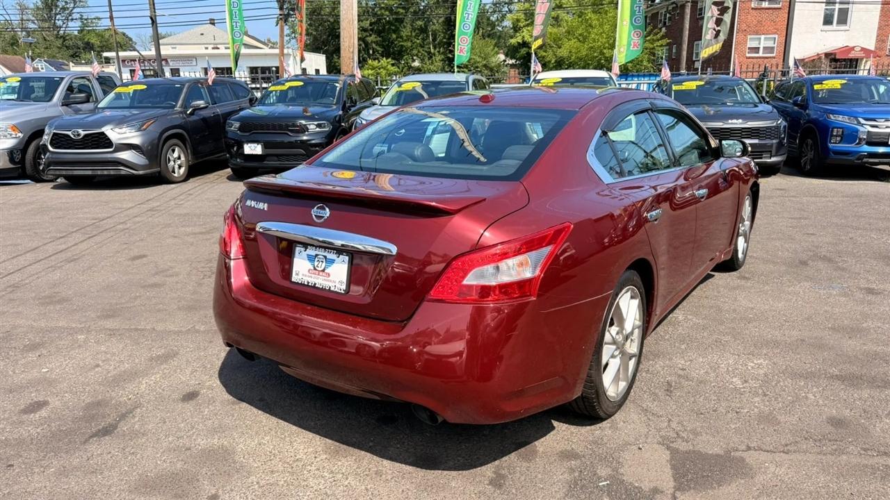 Nissan Maxima SV 2010