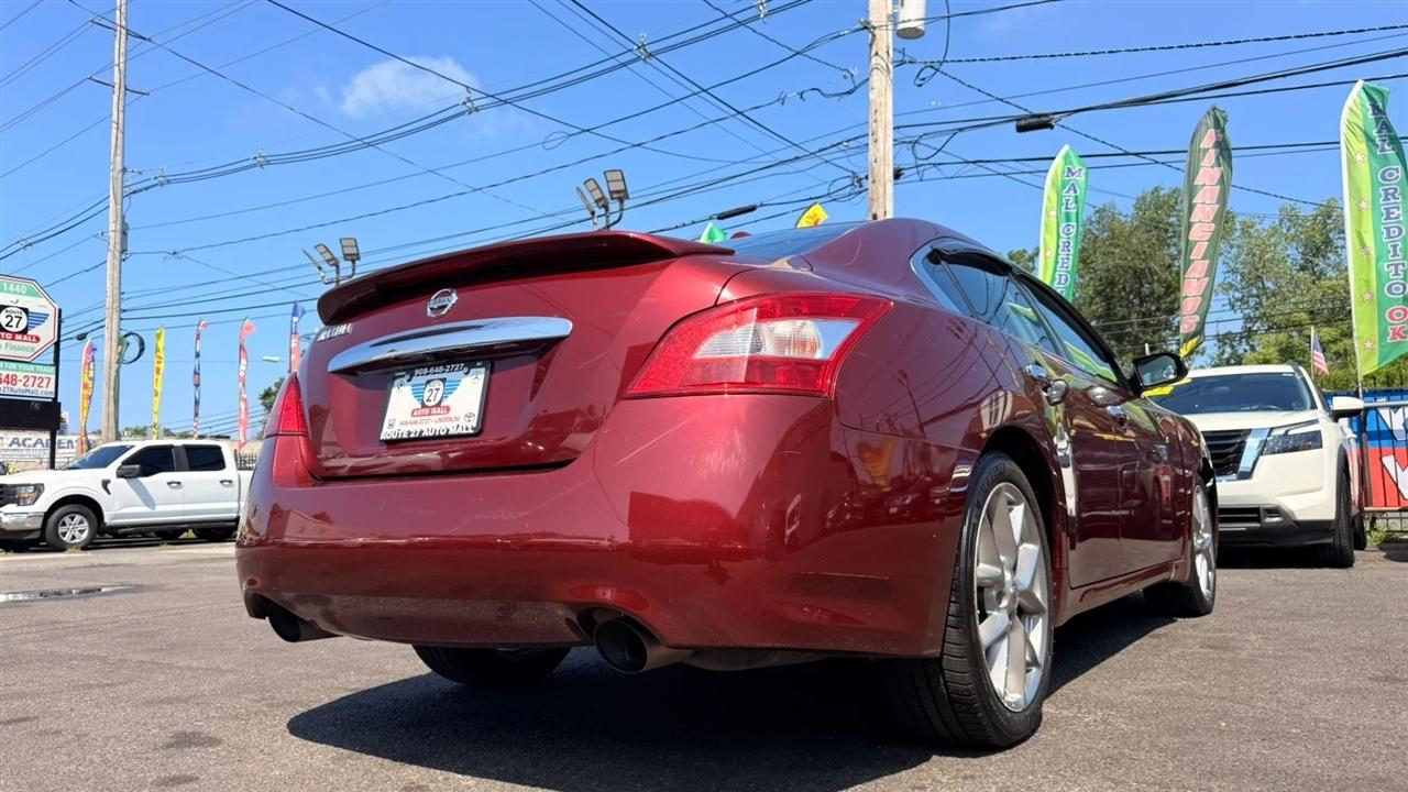 Nissan Maxima SV 2010