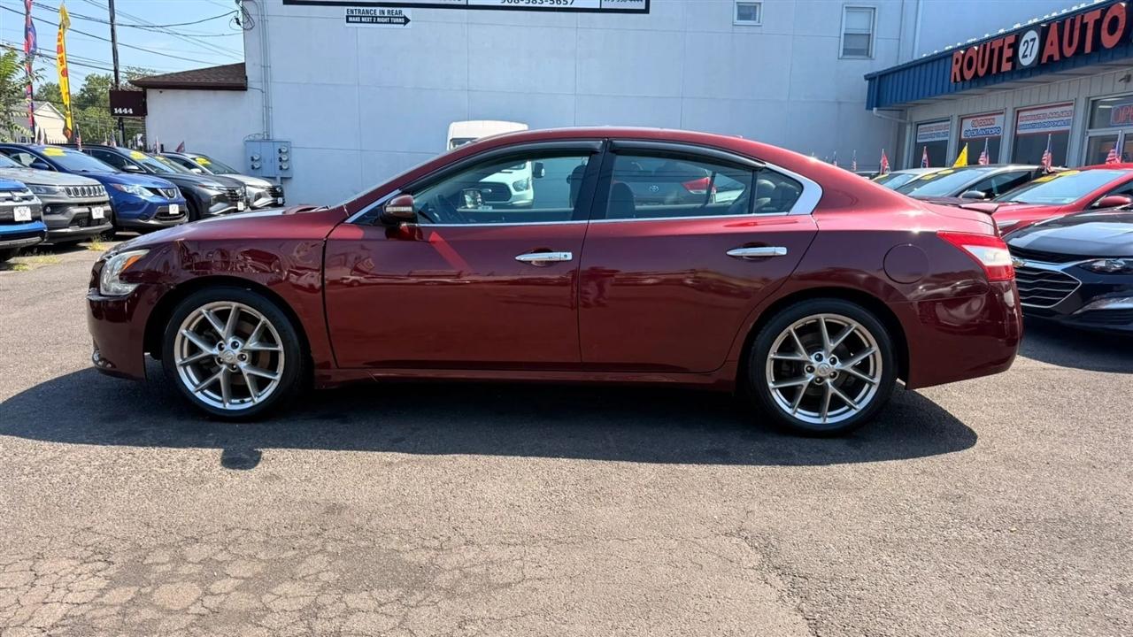 Nissan Maxima SV 2010