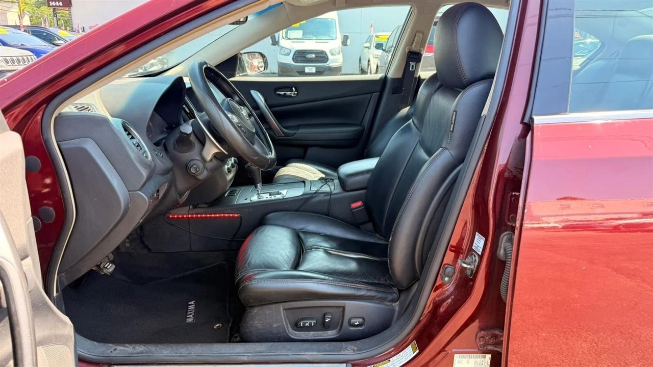 Nissan Maxima SV 2010