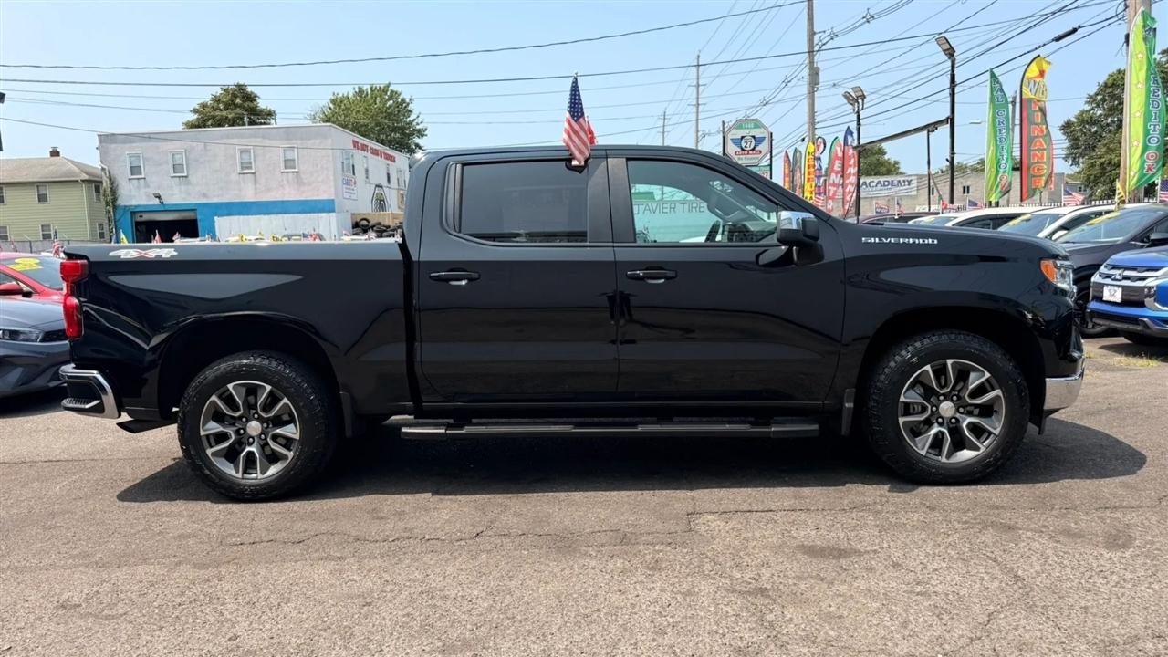 Chevrolet Silverado 1500 LT Crew Cab 4WD 2023