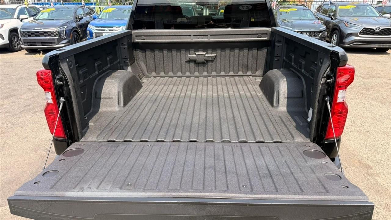 Chevrolet Silverado 1500 LT Crew Cab 4WD 2023