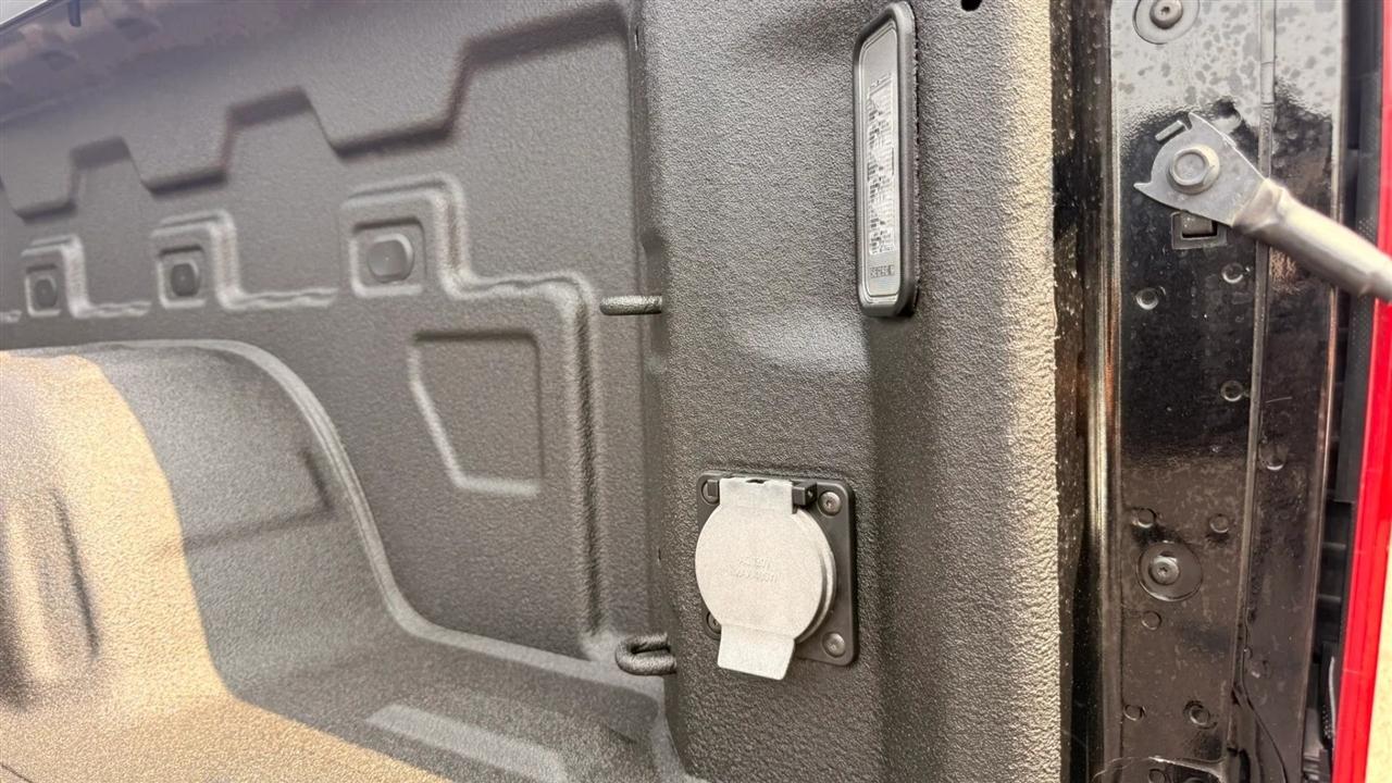 Chevrolet Silverado 1500 LT Crew Cab 4WD 2023
