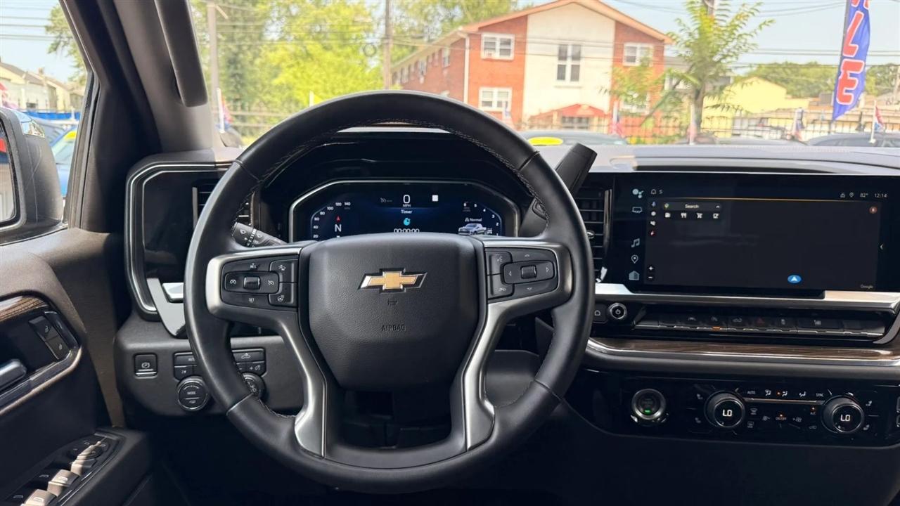Chevrolet Silverado 1500 LT Crew Cab 4WD 2023