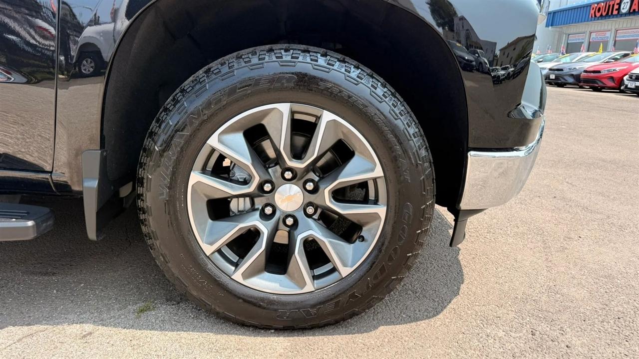 Chevrolet Silverado 1500 LT Crew Cab 4WD 2023