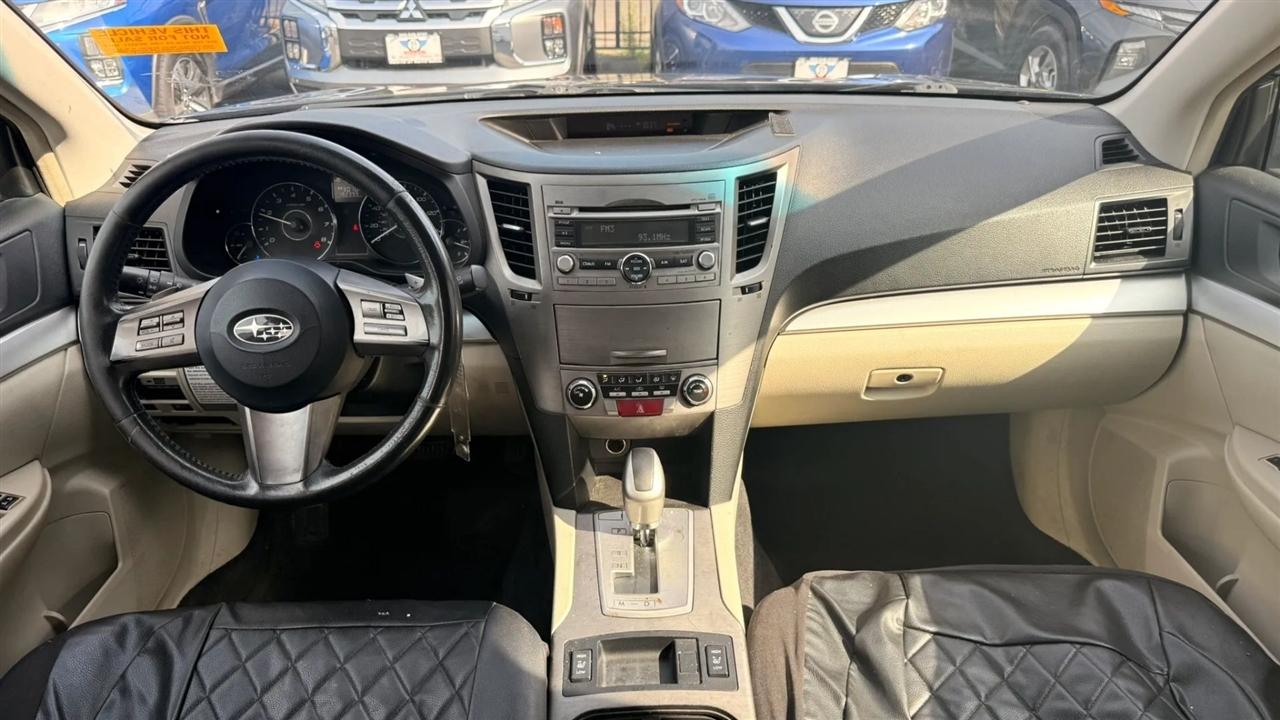 Subaru Outback 2.5i Premium 2011
