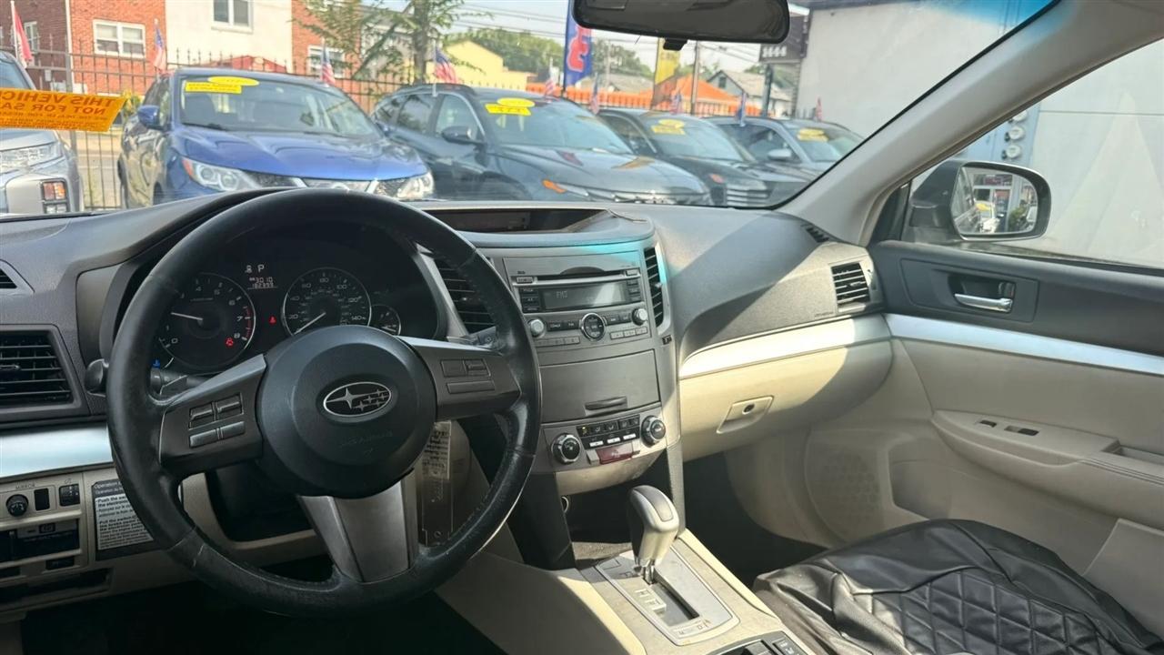Subaru Outback 2.5i Premium 2011