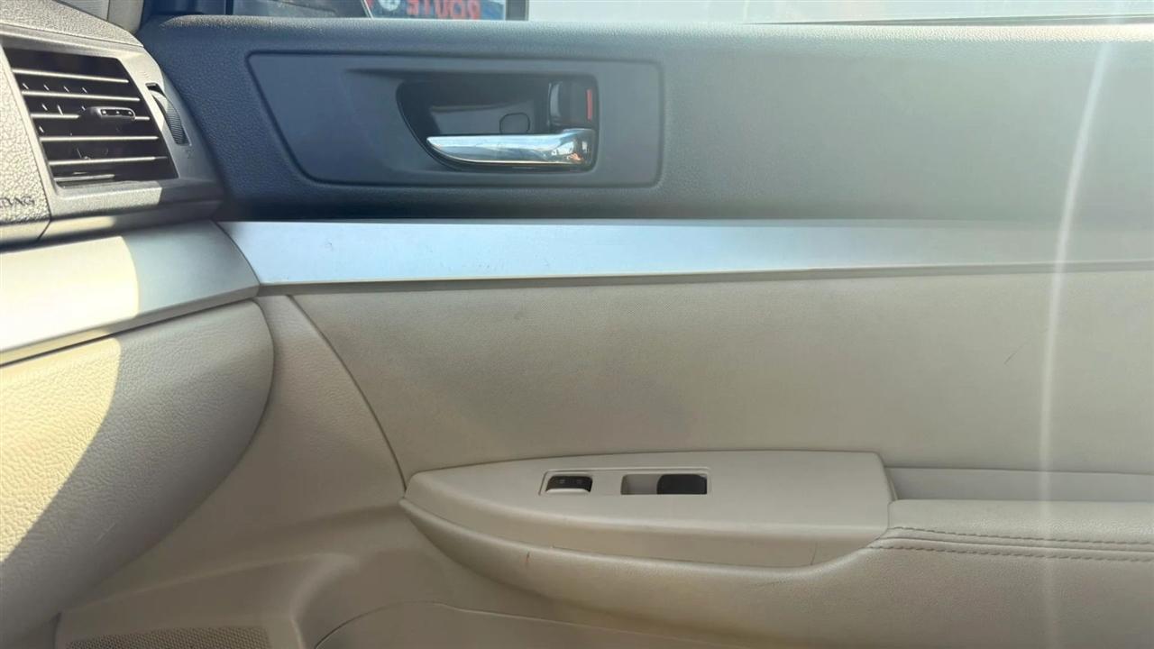 Subaru Outback 2.5i Premium 2011