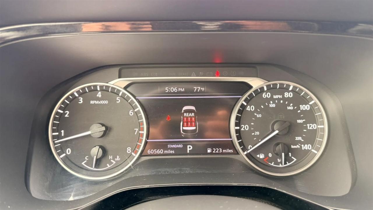 Nissan Pathfinder SV 2024