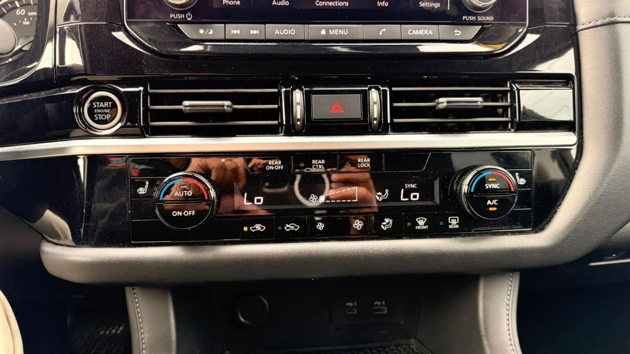 Nissan Pathfinder SV 2024