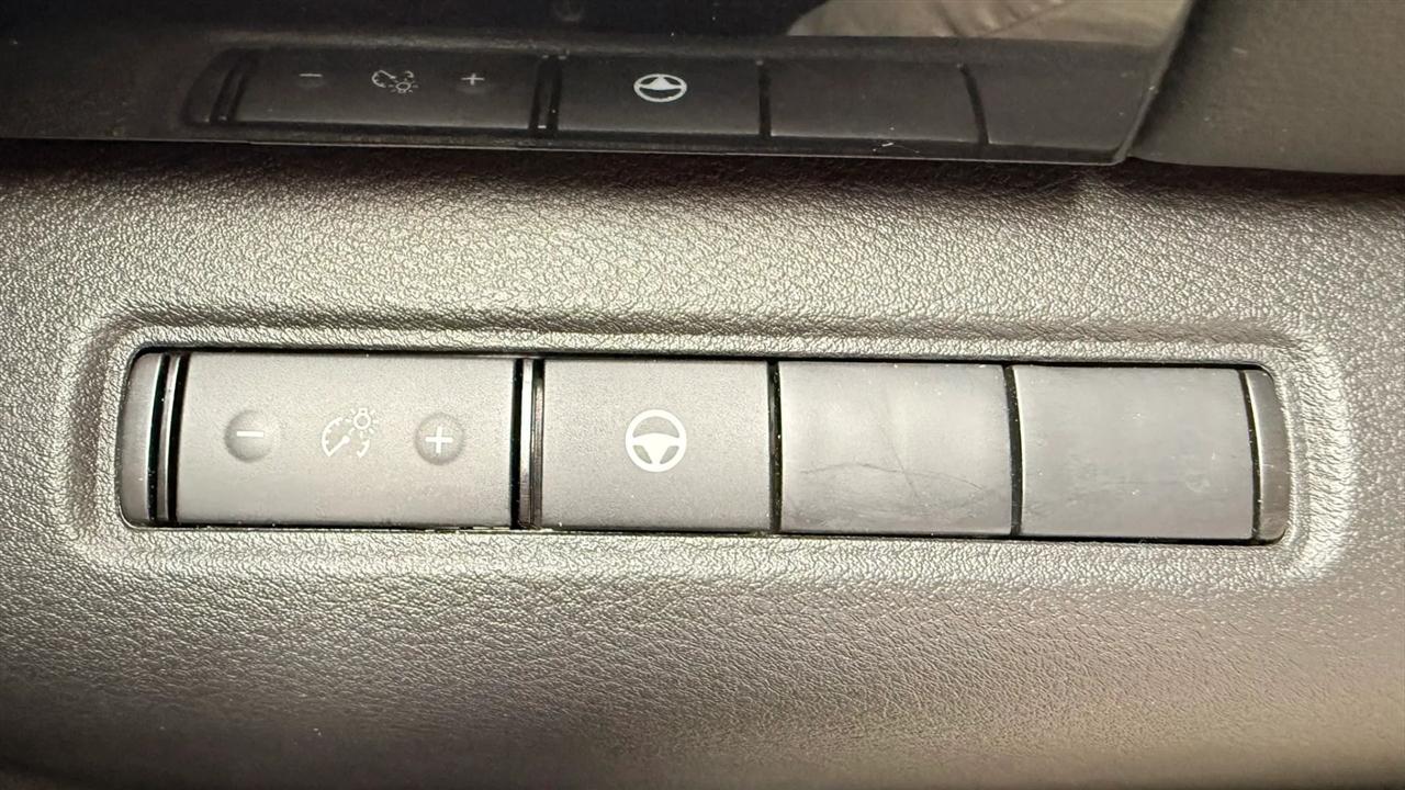 Nissan Pathfinder SV 2024