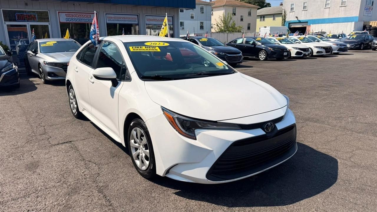 Toyota Corolla LE 2024