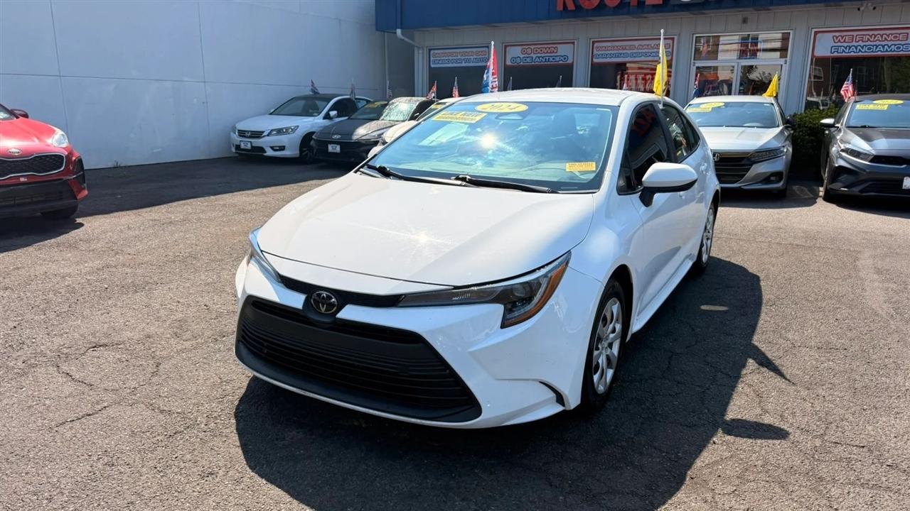 Toyota Corolla LE 2024