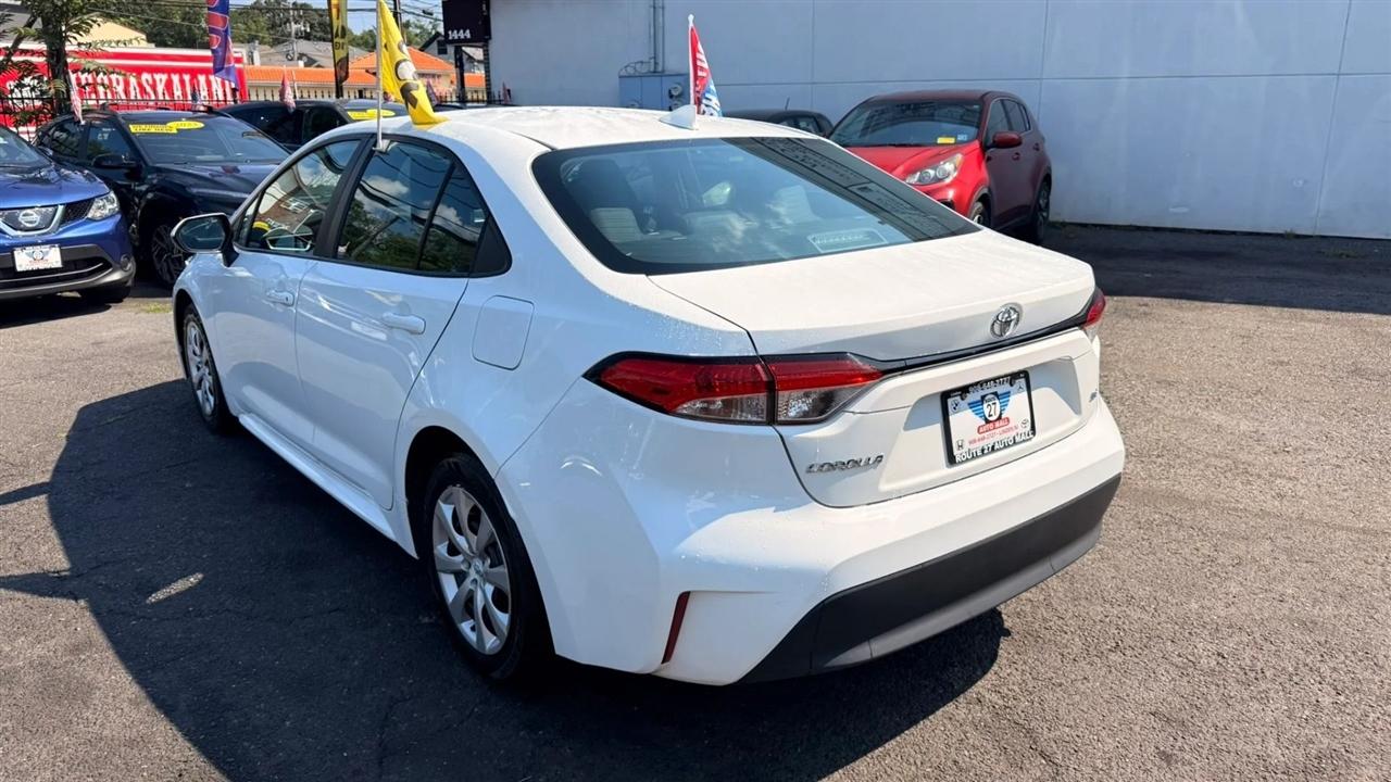 Toyota Corolla LE 2024