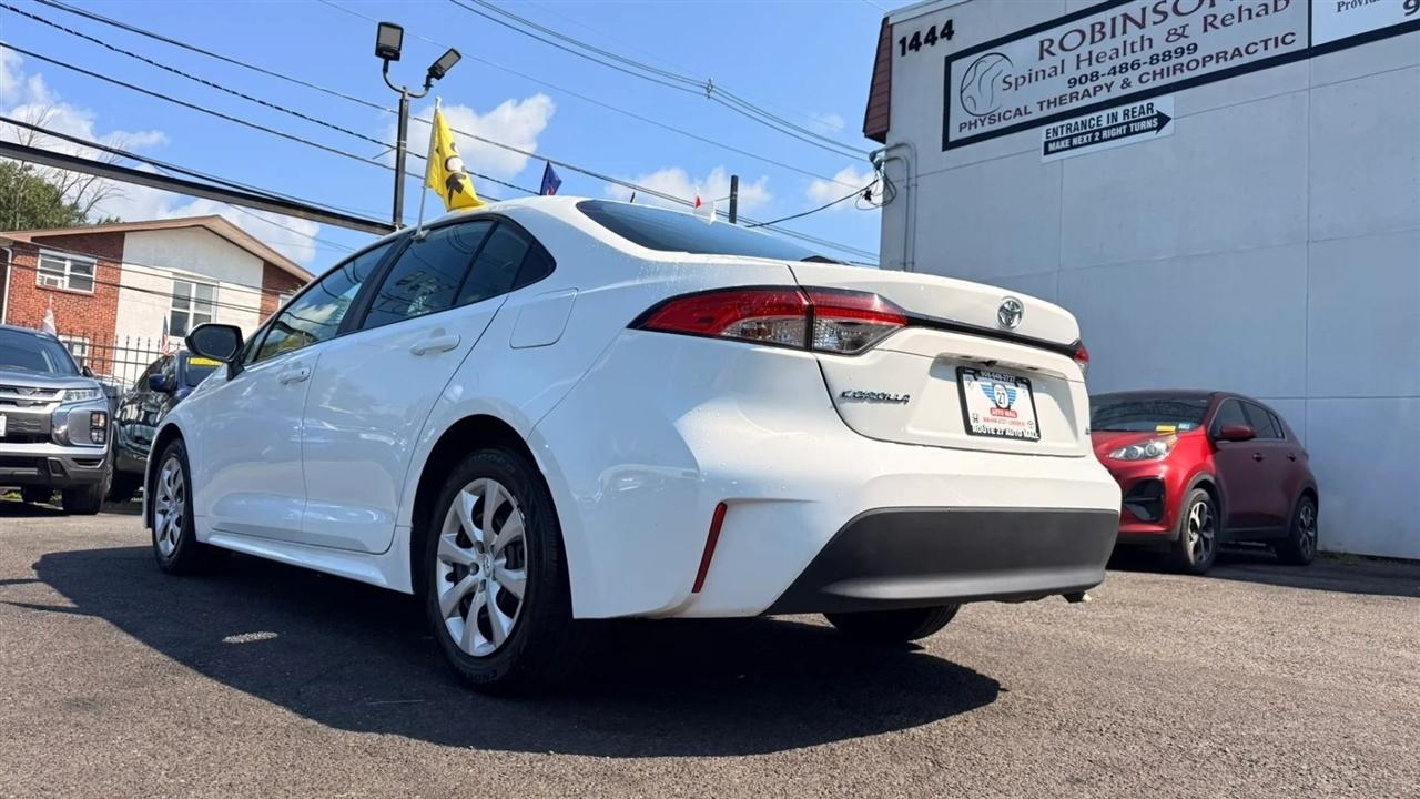Toyota Corolla LE 2024