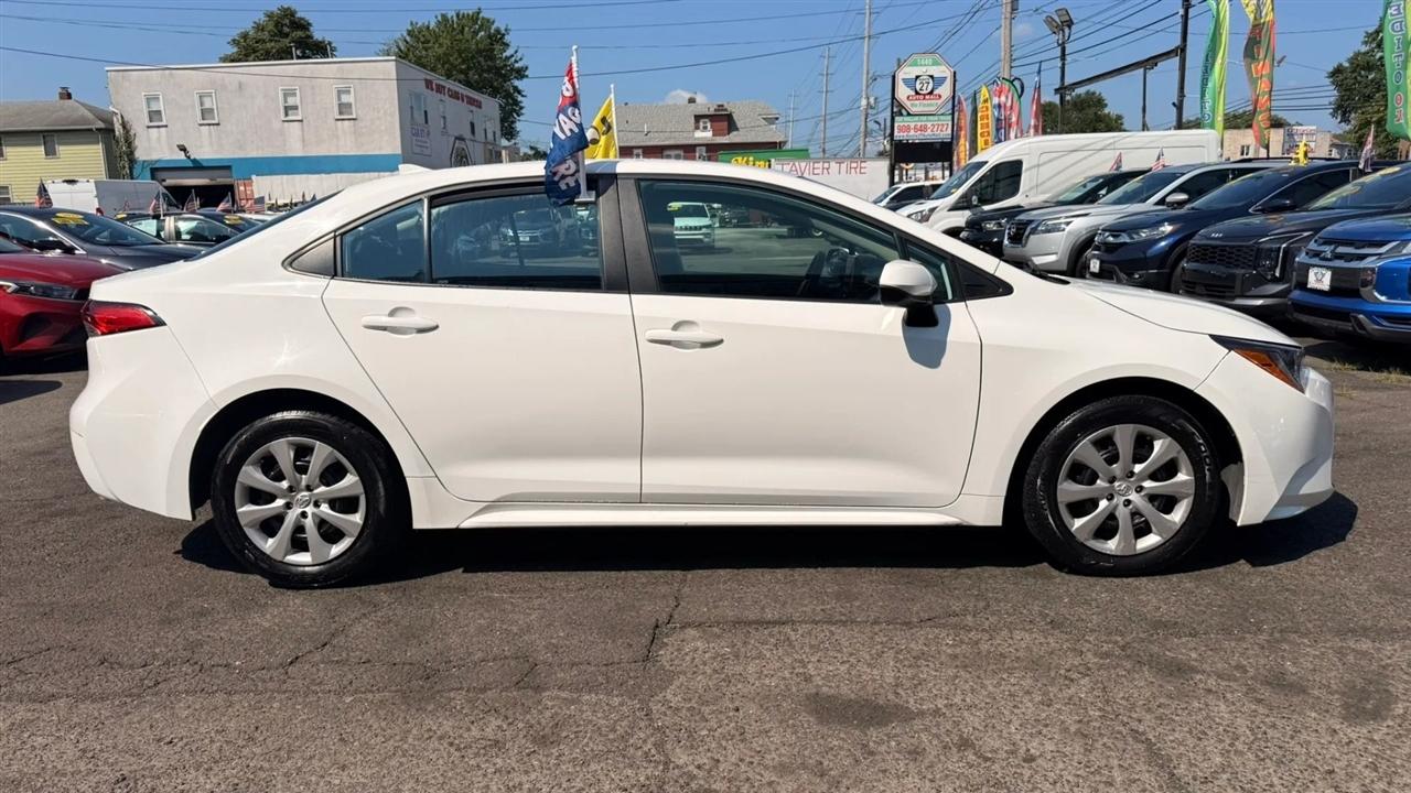 Toyota Corolla LE 2024