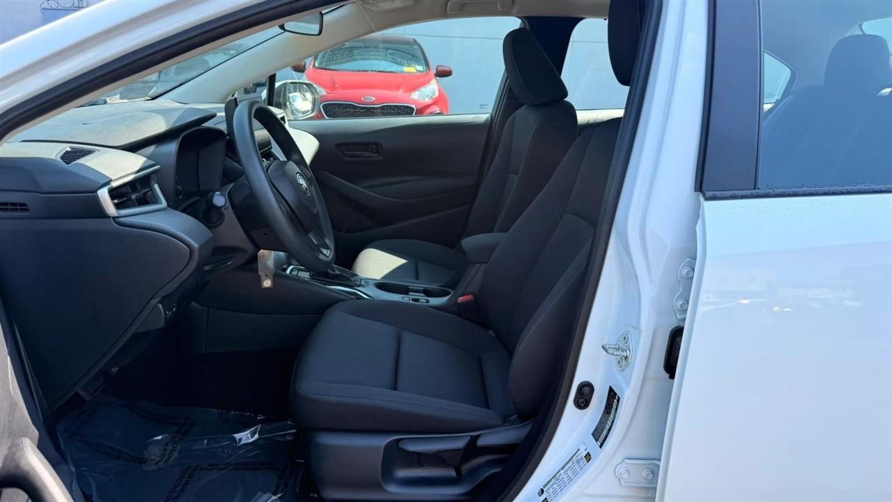 Toyota Corolla LE 2024
