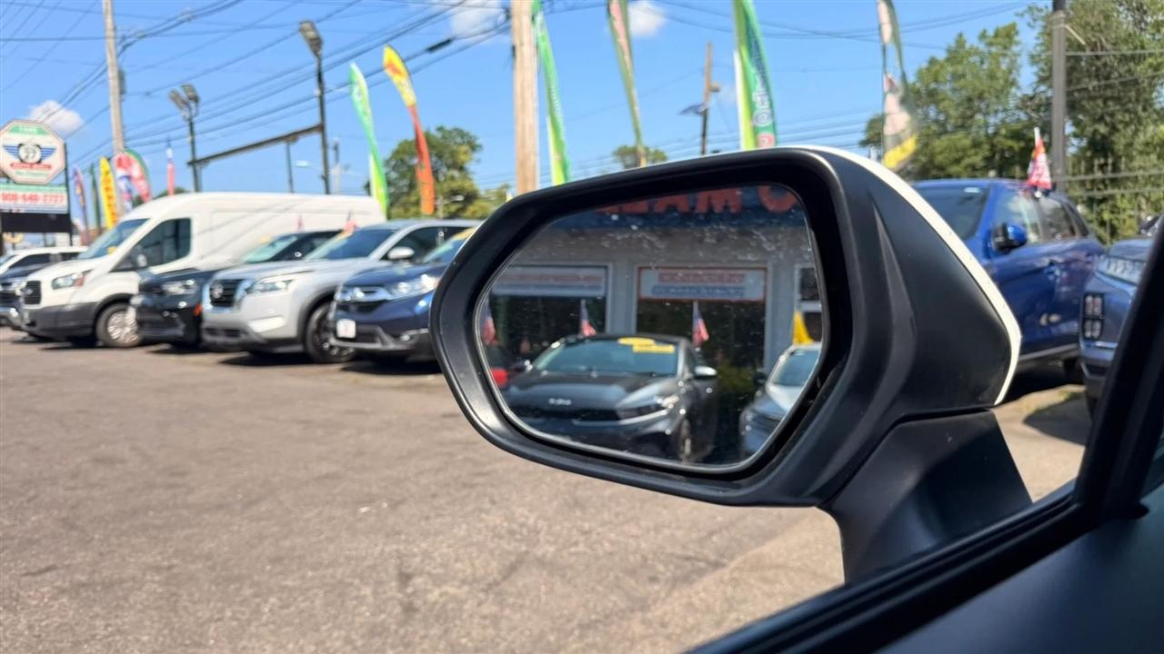 Toyota Corolla LE 2024