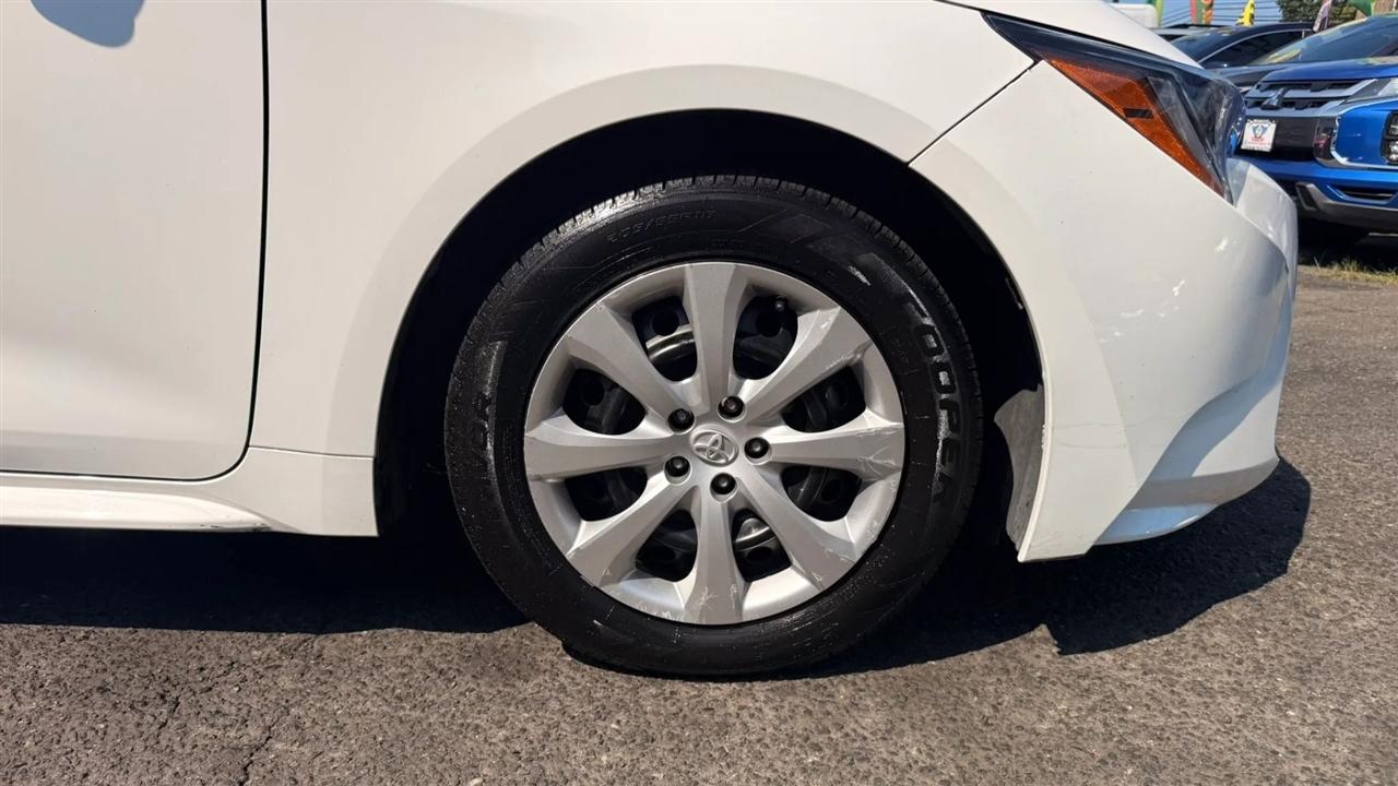 Toyota Corolla LE 2024