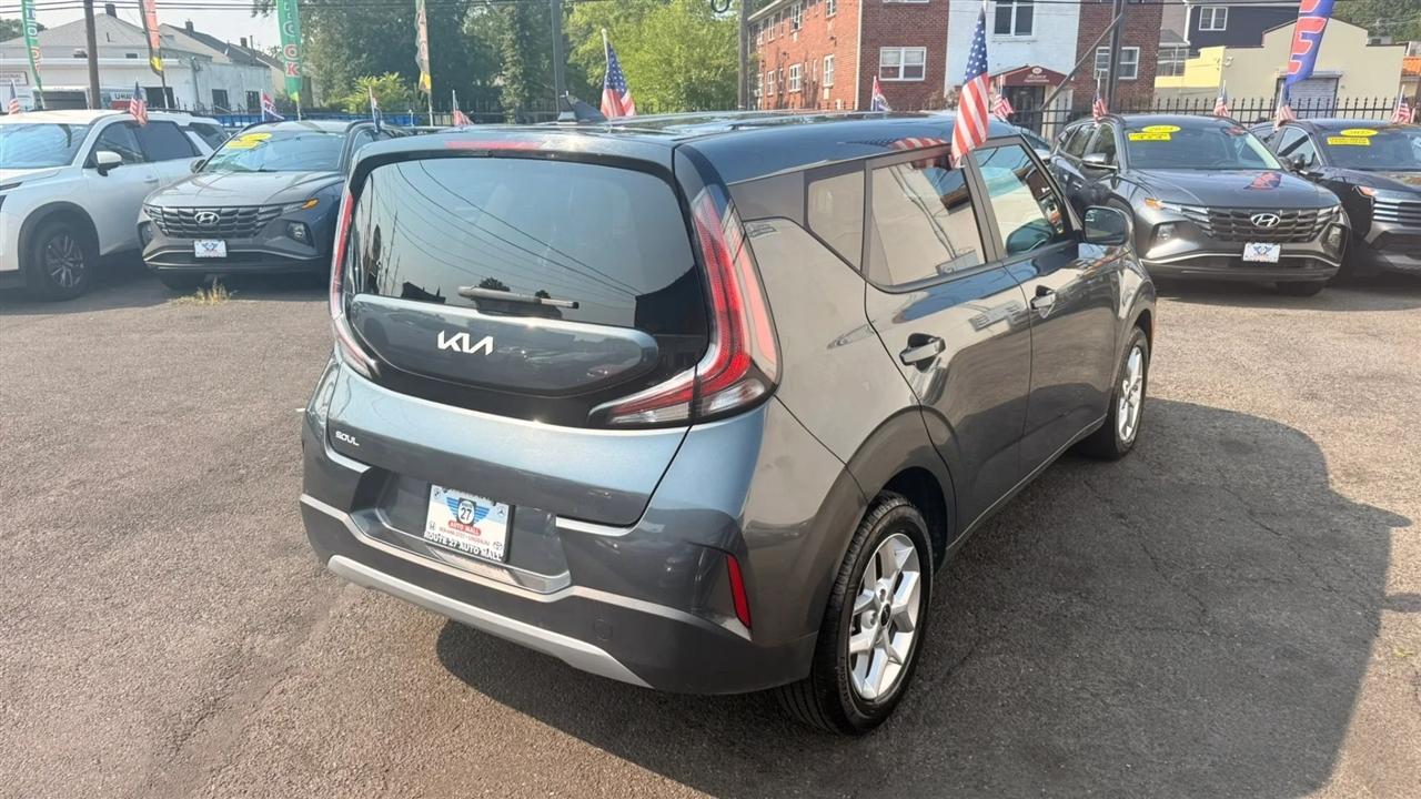 Kia Soul LX CVT 2024