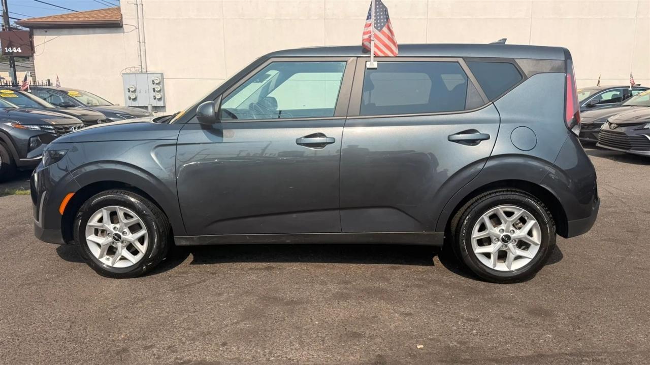 Kia Soul LX CVT 2024