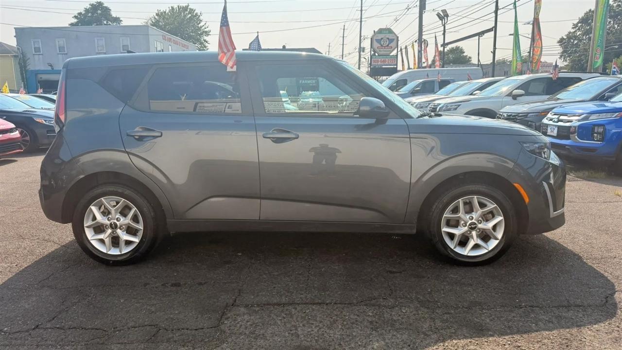 Kia Soul LX CVT 2024