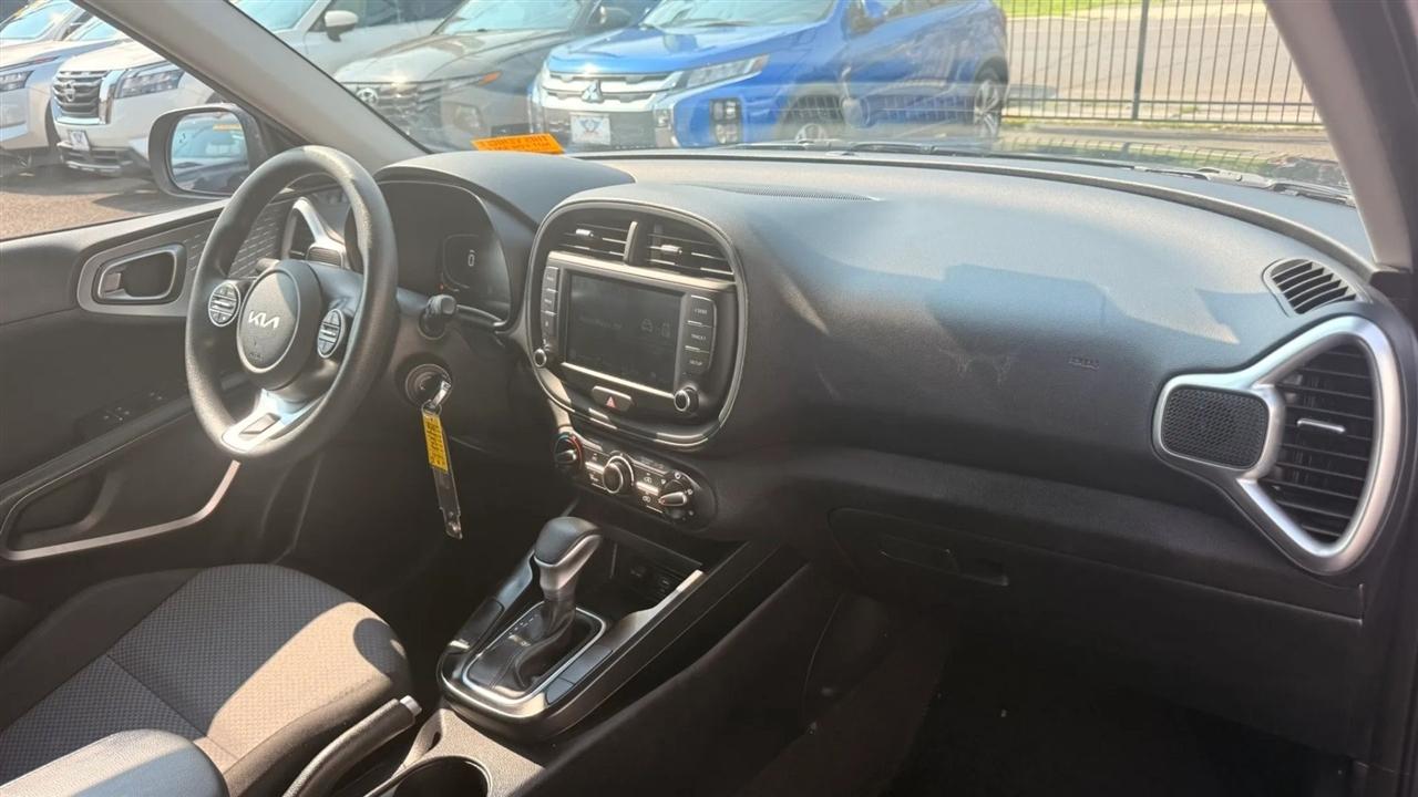 Kia Soul LX CVT 2024