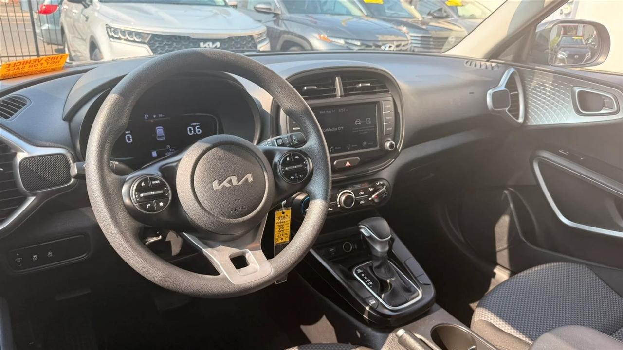Kia Soul LX CVT 2024