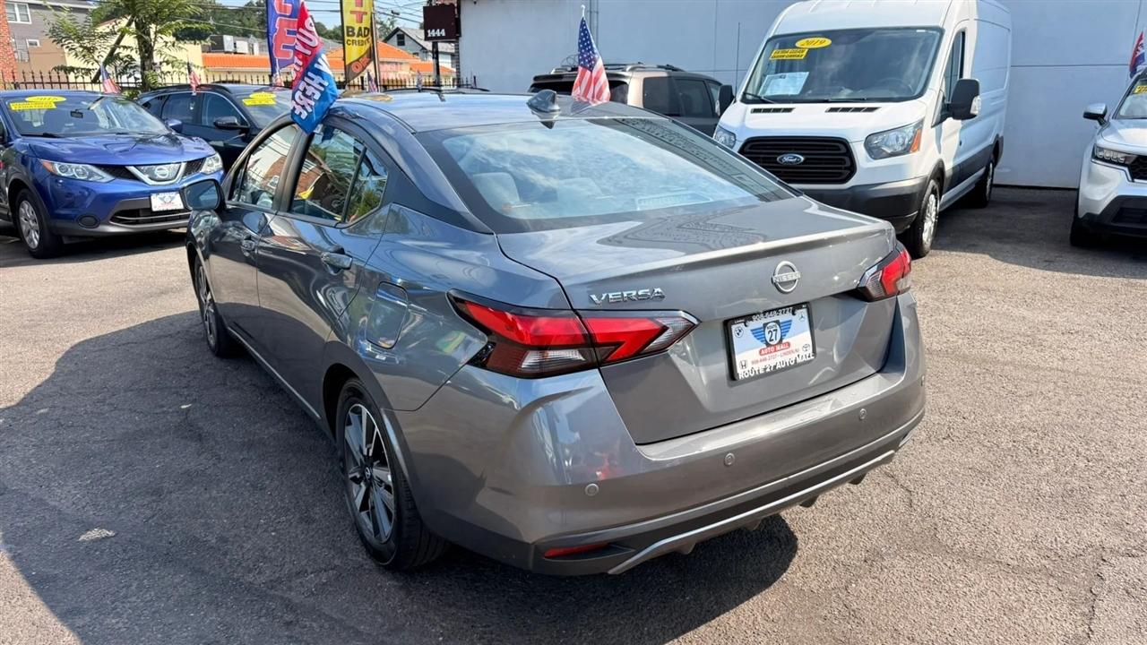 Nissan Versa SV 2025